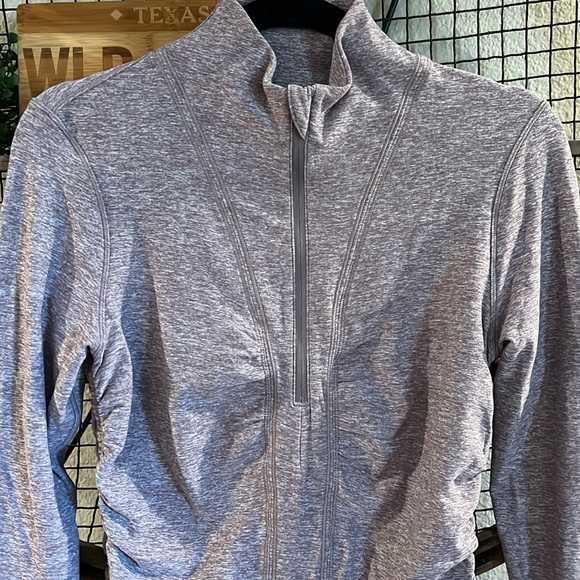 Lululemon Cypress Kiss 1/2 Zip Size 8 EUC $98 - Picture 3 of 15